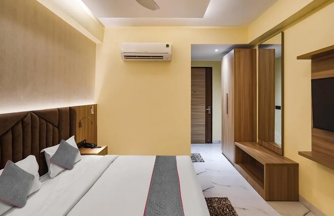 Hotel Grand Sun Plaza Embassy And Airport Drop-1